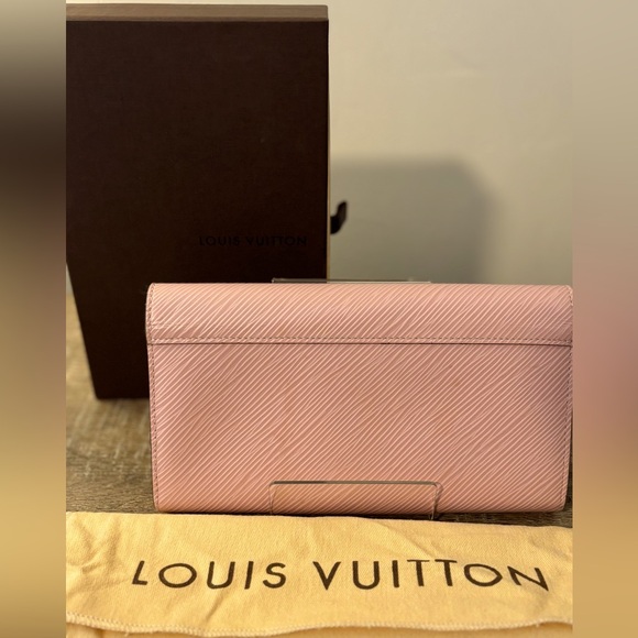 🩷✨SOLD✨🩷Louis Vuitton Pink Epi Twist Lock Long Wallst - Picture 4 of 9